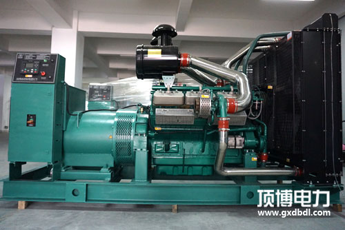 50KW-700KW上柴广西顶博发电机组制造多少钱？
